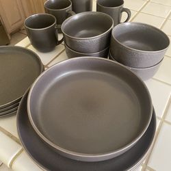 Grey Dishes Set 