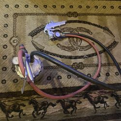 DeVilbiss pressure pot paint spray gun 