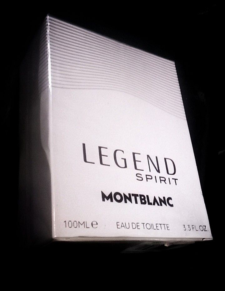 Montblanc Legend Spirit Eau de Toilette Spray for Men – 100ml / 3.3 fl oz