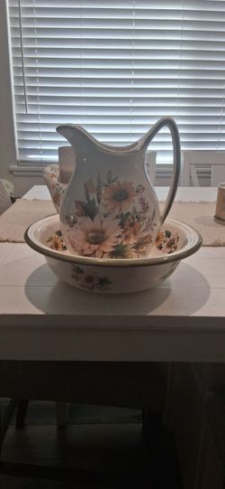 Large vintage basin beautiful
