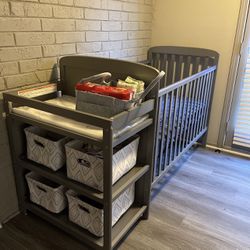Brand new crib And changing Table 