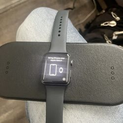 APPLE WATCH 42mm  & Wireless Charge Pad Station 