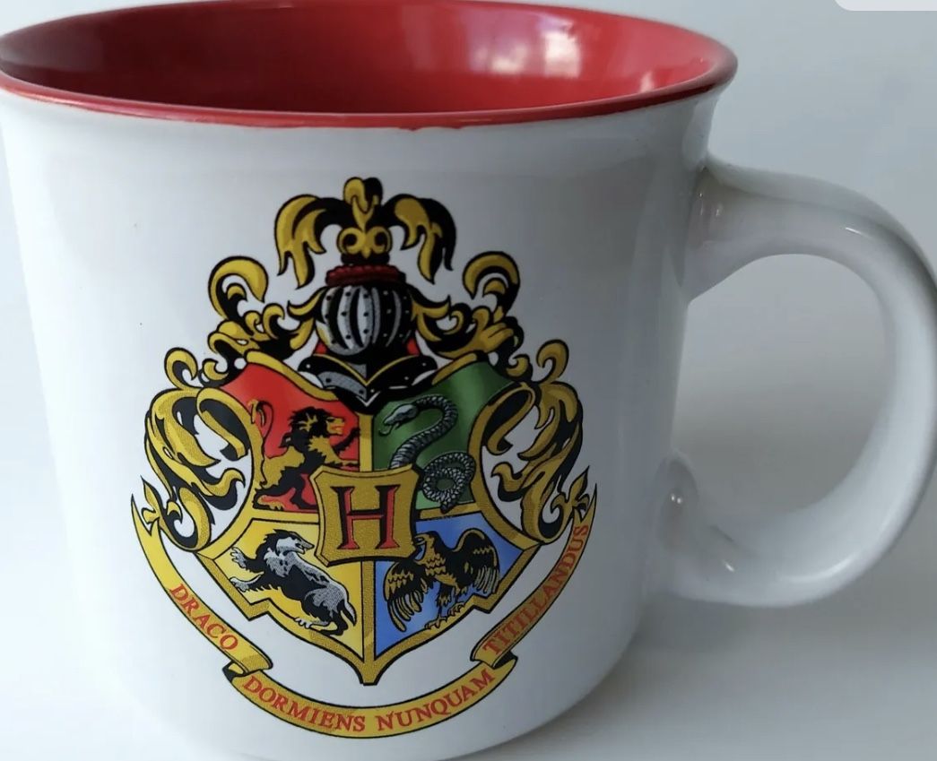 Harry Potter Hogwarts Crest Draco Dormiens Nunquam Titillandus 20 oz Mug White