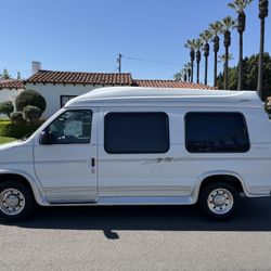 2000 Ford E250 Regency Van