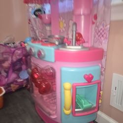 Hello Kitty Kitchen