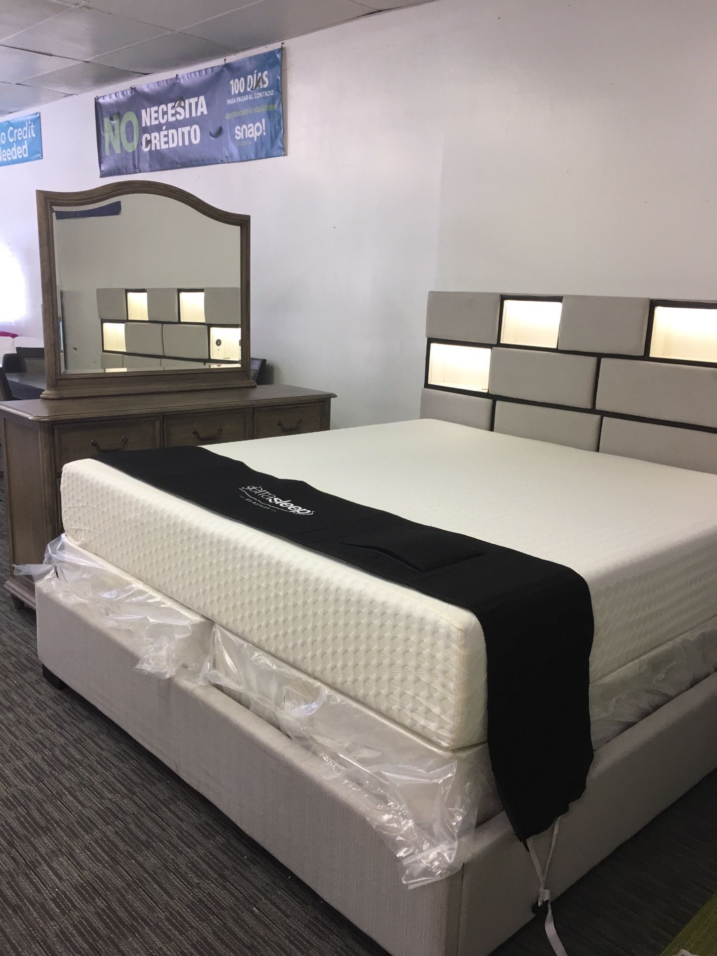 Brand New Bedroom Set King Size Bed With Memory Foom Mattress No Credit