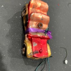 COLLECTIBLE  CAR TREE ORNAMENT 