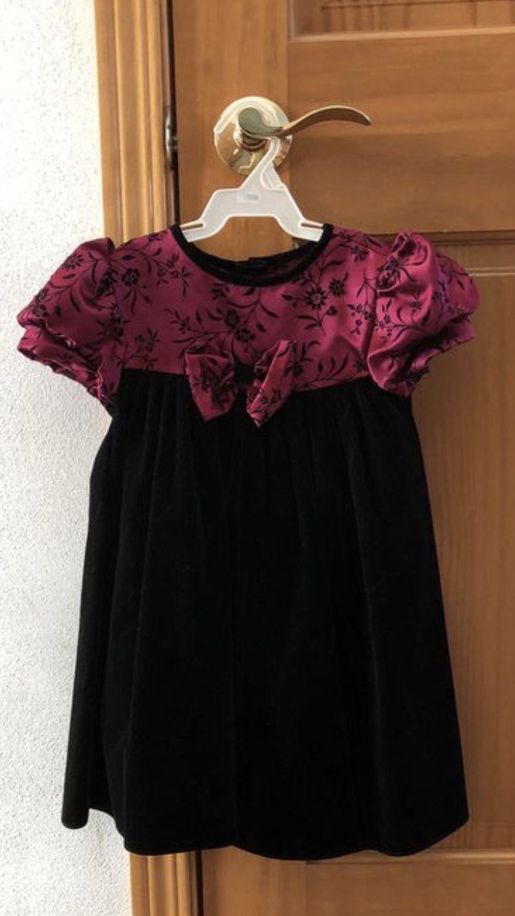Maroon and black velvet Christmas dress - Size 4T