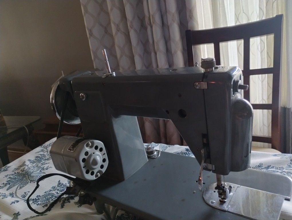 Sewing 🧵🪡 Machine