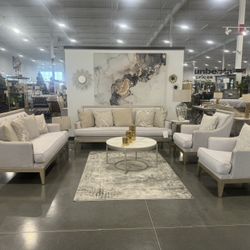 4 Pieces Living room Set / Includes: Sofa, Loveseat and 2 chairs. 