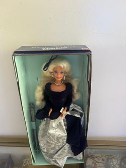 Barbie Winter Velvet Avon Exclusive Special Edition