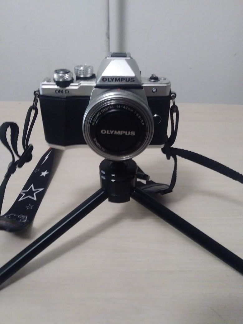 Olympus-I'm-DE-Mio Mark 11 Mirroless Camera