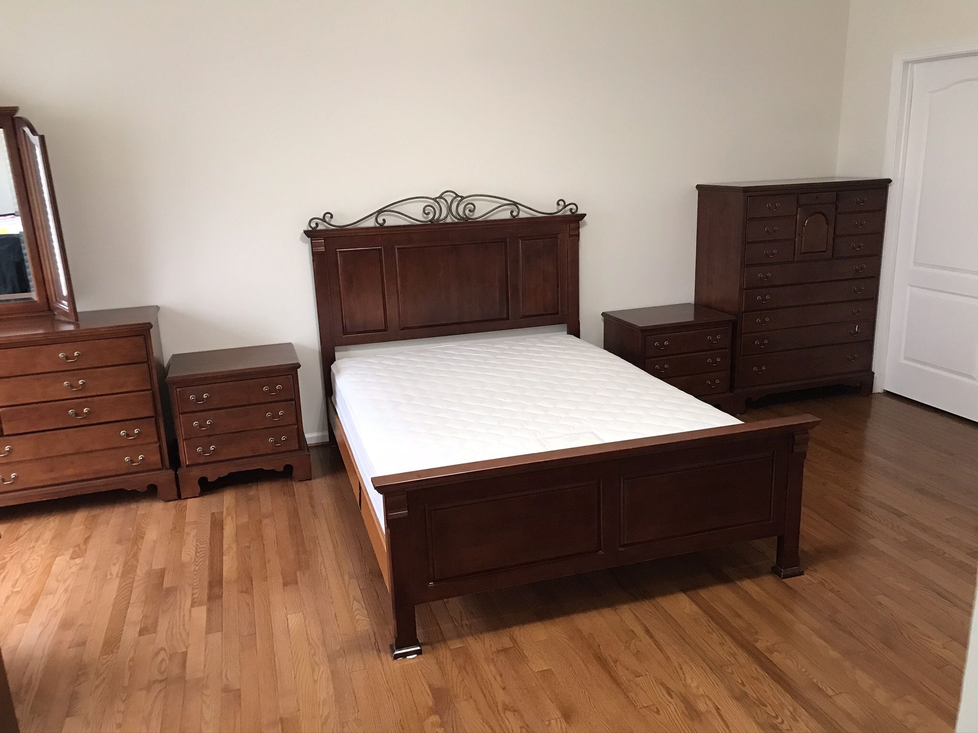 Queen Bed, mattress, 2 nightstand set