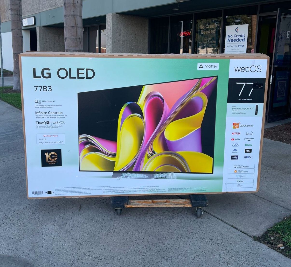 77 “ LG Smart 4K OLED HDR 120HZ TV
