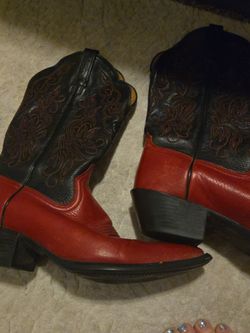 Like new Ariat womens boots