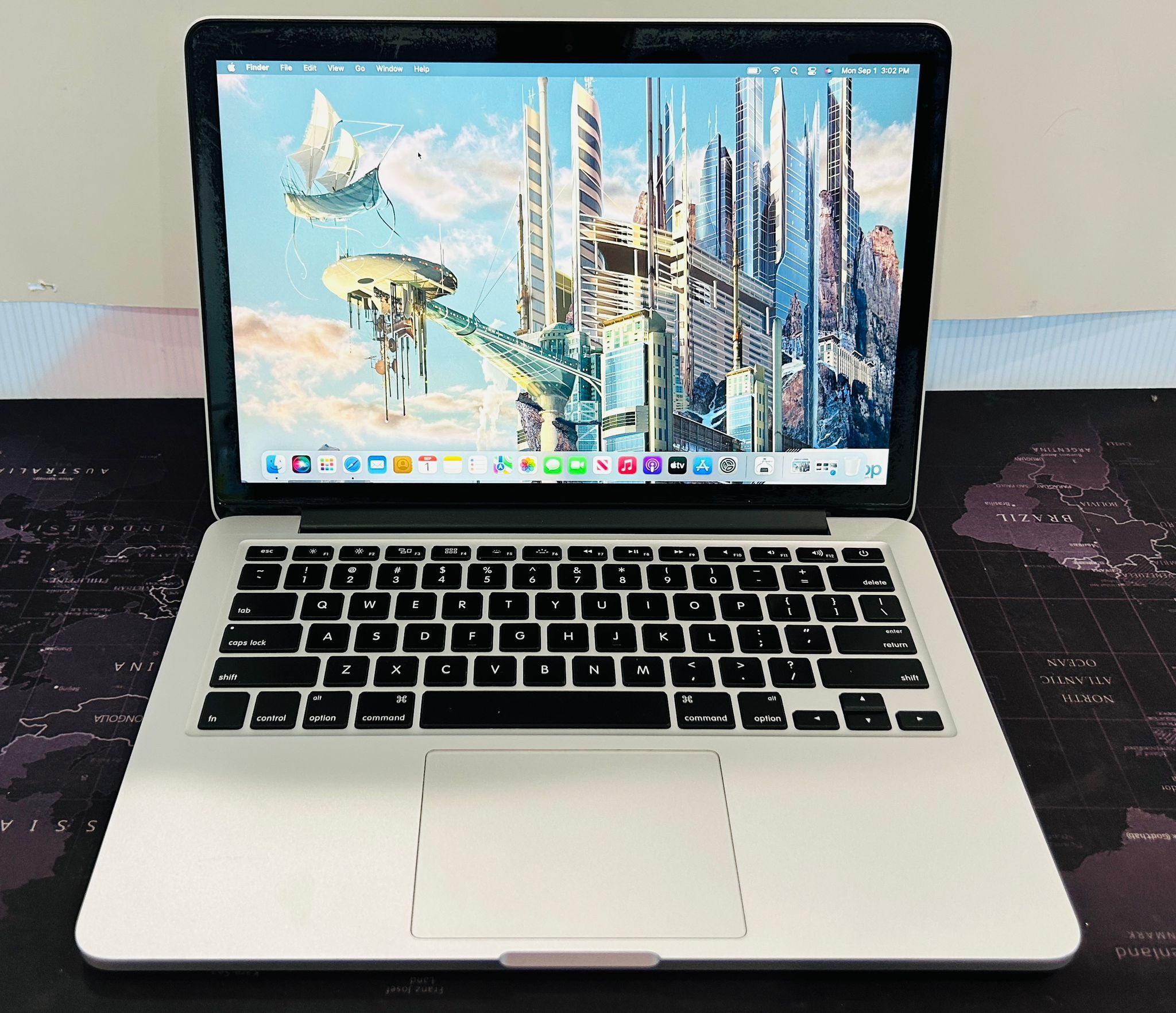 Apple MacBook Pro 13” 2015 3.1Ghz Core i5 16GB RAM 256GB Screen Delam