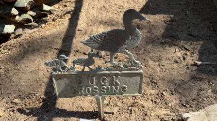 Metal Duck Crossing Sign 6"h