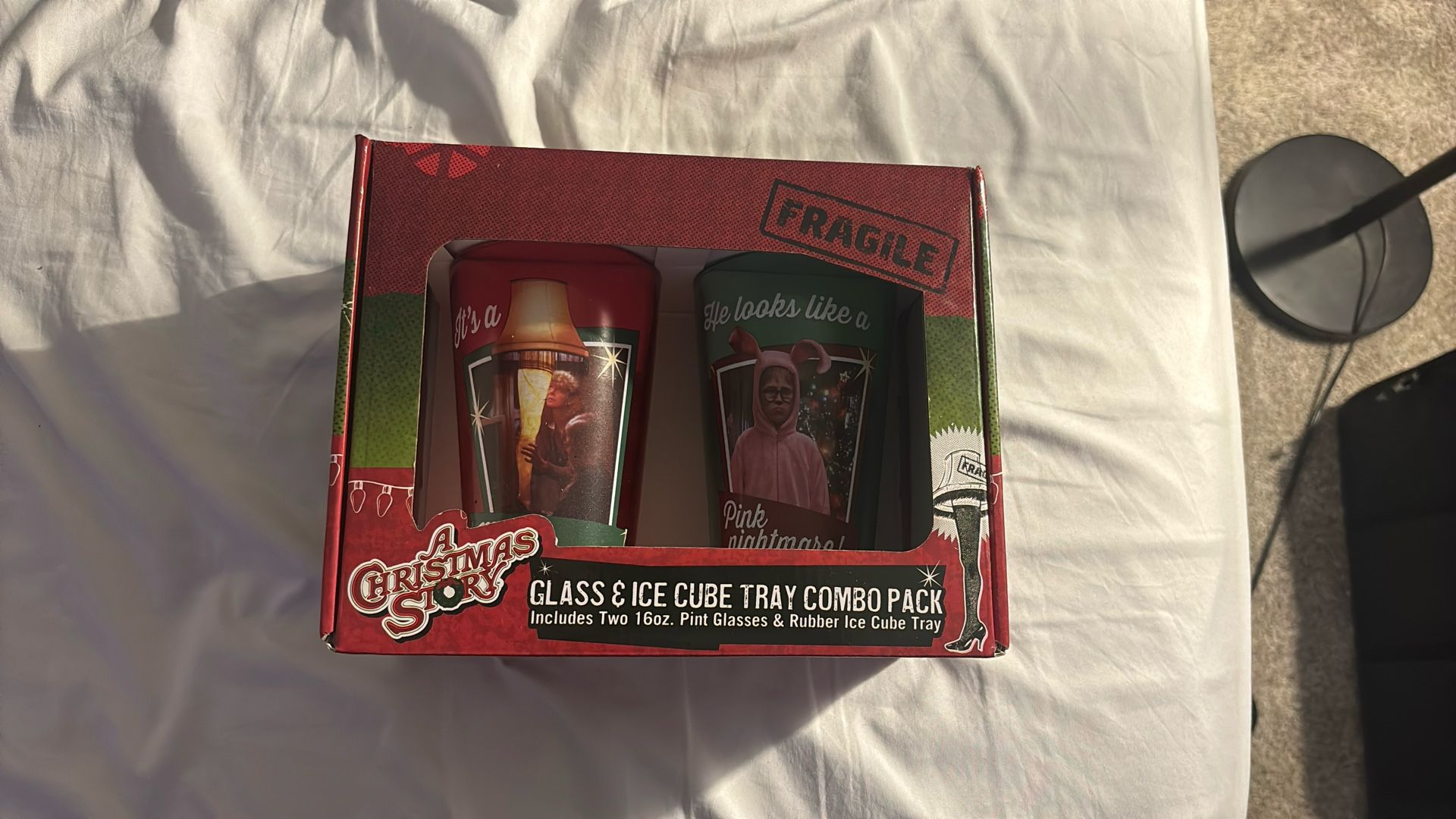 A Christmas story 16oz Glass Set With Ice Cube Tray