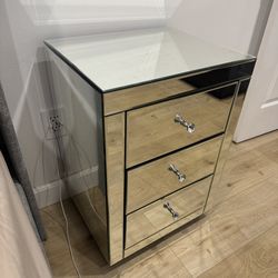 Mirrored nightstand with 3 drawers