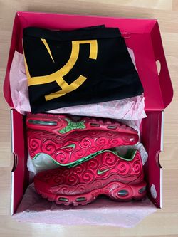 One piece Nike air max plus sz 8M