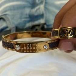 Louis Vuitton Ring/ Matches Bracelet 