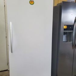 FRIGIDAIRE FREEZER 6FT TALL 🚨🚨🚨🚨