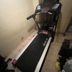 Sole 85 Treadmill