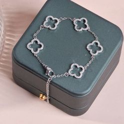 Clover Silver Necklace 