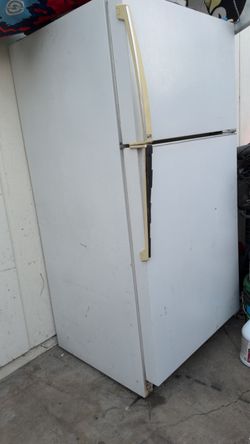 FREE White Top-Freezer Refrigerator