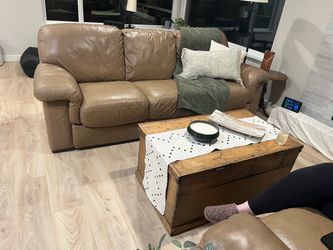 FREE Tan Leather 3-Seat Sofa - PENDING until 10/26/26 5:00 pm