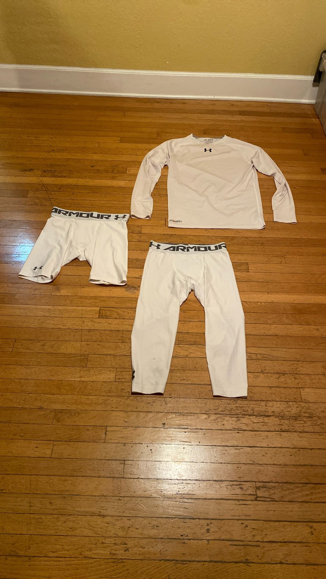 Mens Under Armour Compression Long Sleeve, Shorts And Tights