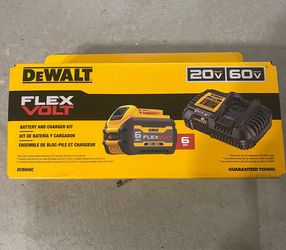 Dewalt Flexvolt 20V/60V 6.0Ah Battery Pack with 6 Amp Output Charger