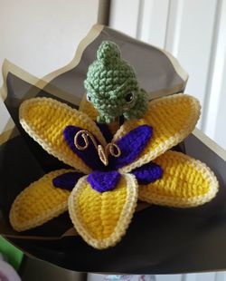 Disney princesa Rapunzel flower with Pascal handmade and branded new crochet