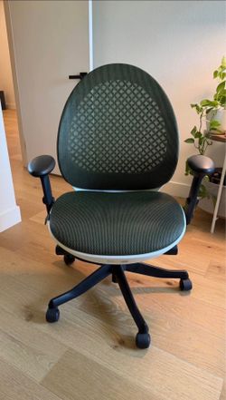 Autonomous Desk Chair