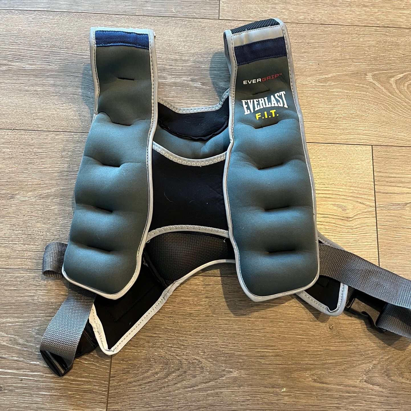 Everlast Evergrip 20 Lb Weighted Vest for Sale in Fuquay varina