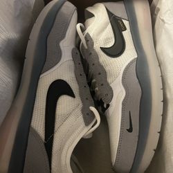 Brand New & DS Nike PS8, Mens Size 11, Wolf Gray