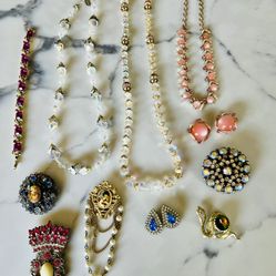 Lot Of Vintage Necklaces And Brooches 