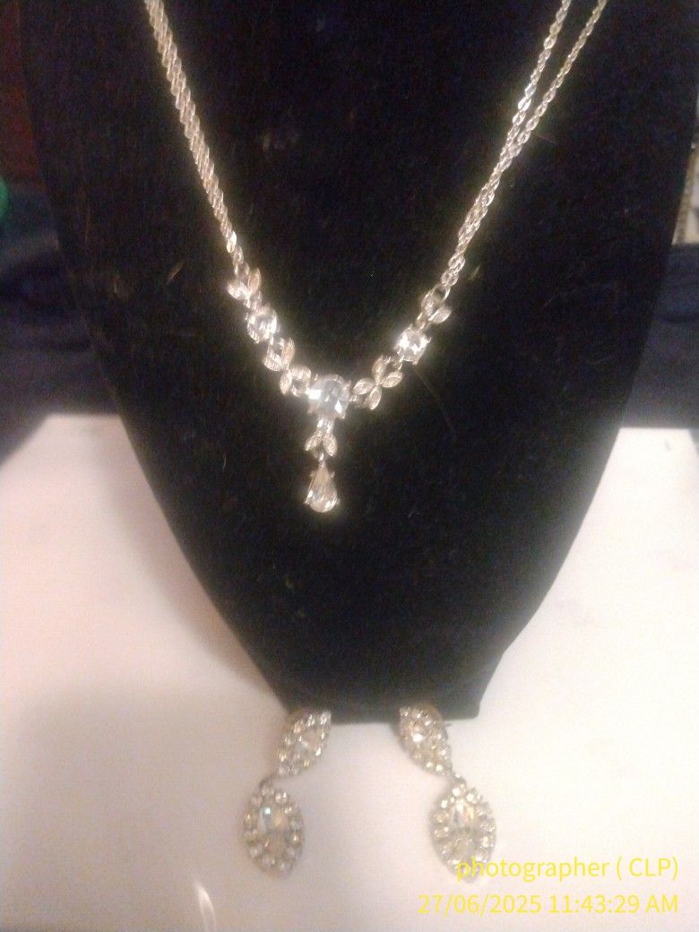 Vintage Crystal Necklace And Clip-on Earrings That Match