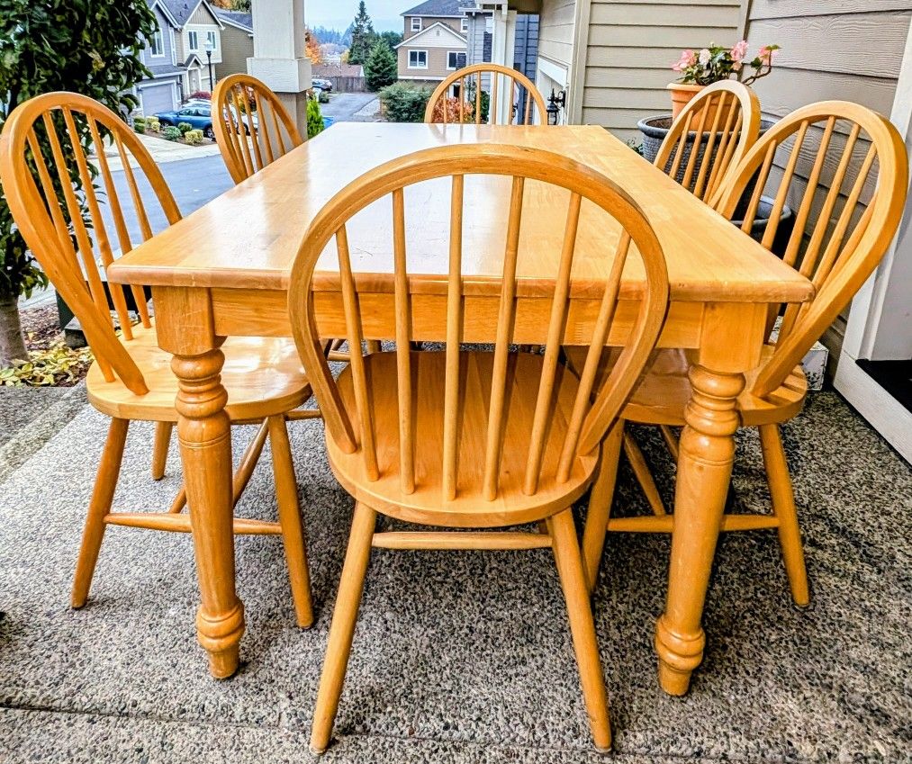 Used Farmhouse Style Pine Wood Kitchen Dining Table & 6 Chairs - good condition