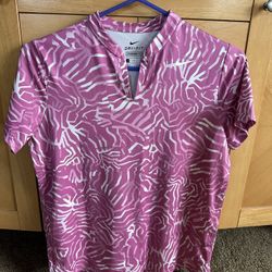 Women’s Nike Shirts Size L 
