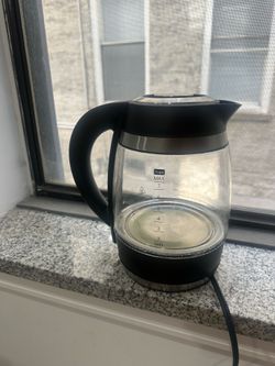 Electric Kettle, like new condition!