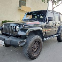 2012 Jeep Wrangler Unlimited Sahara 4x4 