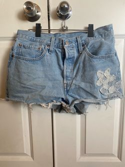 Levi’s 501 Light Blue Denim Frayed Hem Jean Shorts with Floral Patch