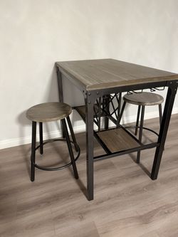 Bar Table And Stools 