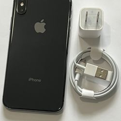 iPhone X, 64gb, unlocked, works any company sim card any country internationally 