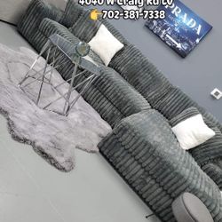 ✨️12ft Sectional Sofa ✨️ Furniture Queen Bedrooms, Dining Avail 