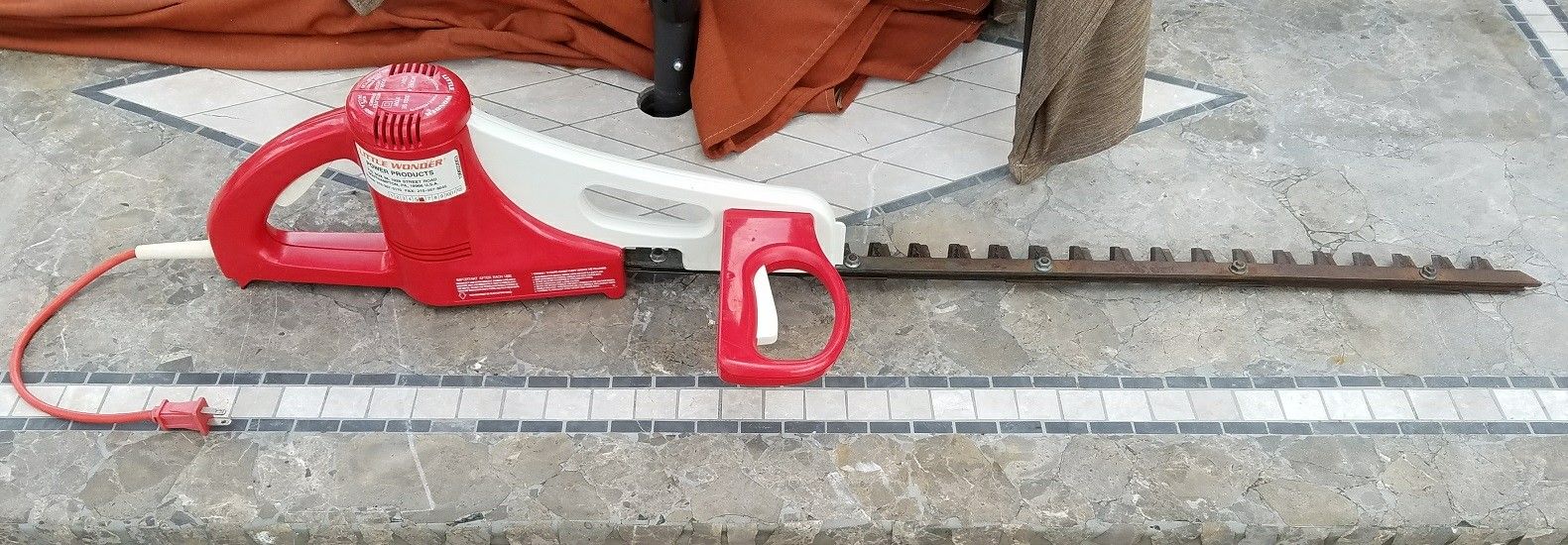 HEDGE TRIMMERS - LITTLE WONDER Model 3000 SE MANTIS TRIMMER MINT