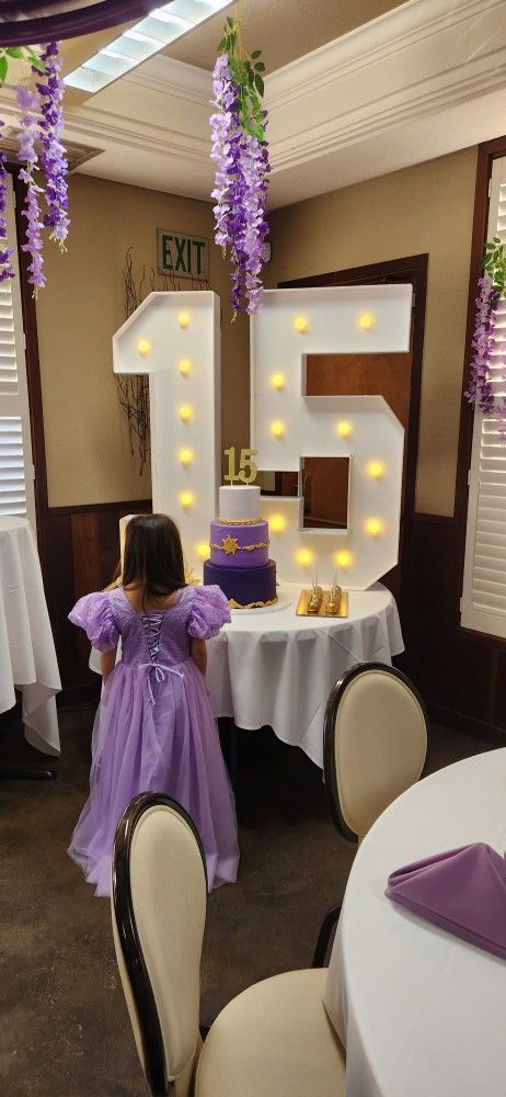 Light Up Numbers 4FT, Number 15 Light Up Number Marquee