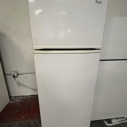 Refrigerator Whirlpool 28”