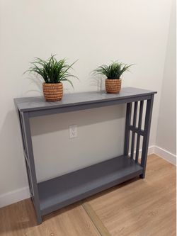 Hallway table/tv stand for sale